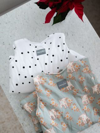 Tak co, kdo letos najde pod 🎄 spací pytel a kdo teprve zavinovačku? 🤰🏻♥️ . . . @sleepee_cz_sk #sleepeecz #sleepeeczsk...